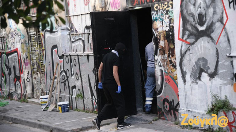 Σε εξέλιξη επιχείρηση της ΕΛ.ΑΣ. για εκκένωση κτηρίου στου Ψυρρή