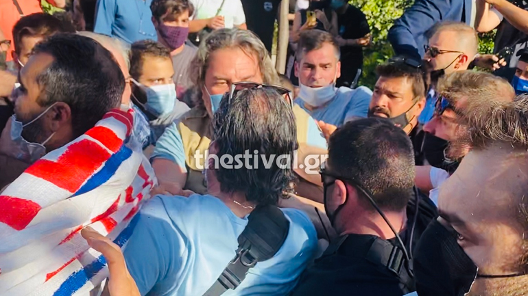 Ένταση κατά την αποχώρηση Μητσοτάκη από το δημαρχείο Καλαμαριάς