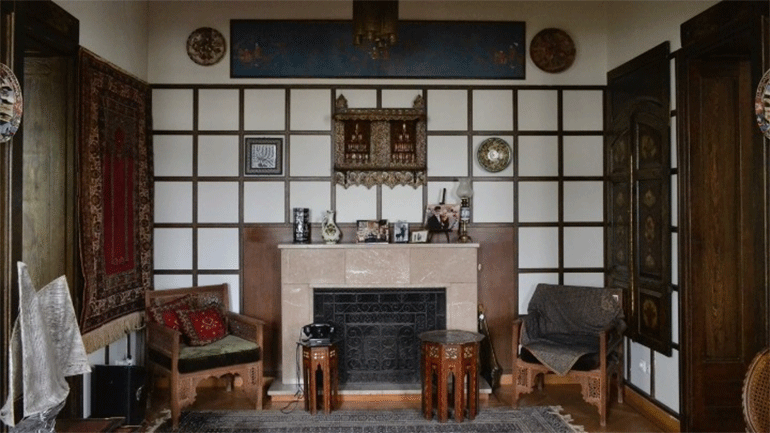 Το καρφωμένο αεροπλάνο στο …σαλόνι της Αλίκης Τέλλογλου