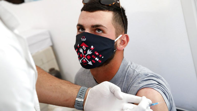 Από αύριο διαθέσιμα όλα τα εμβόλια για την ηλικιακή ομάδα 40-44