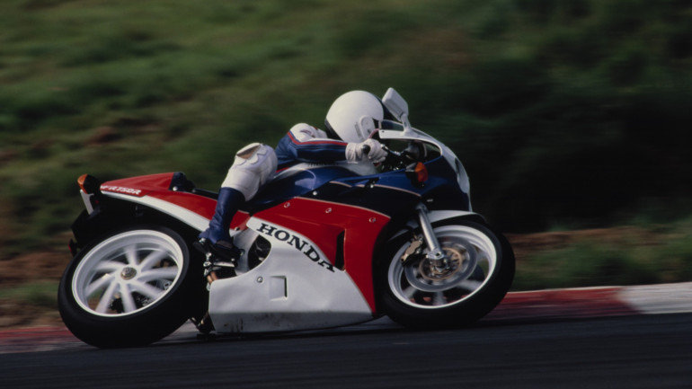 Ο θρύλος του Honda RC30 θα ζήσει για πάντα