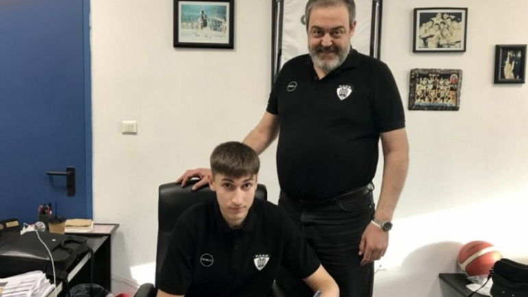 Μπάσκετ: Υπέγραψε το πρώτο επαγγελματικό συμβόλαιό του με τον ΠΑΟΚ ο Ρούμογλου