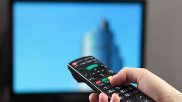 Η συχνή παρακολούθηση τηλεόρασης στη μέση ηλικία συνδέεται με χειρότερη υγεία του νου και του εγκεφάλου