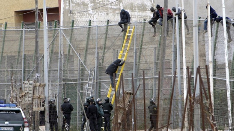 Ισπανία: Εβδομήντα μετανάστες εισήλθαν από το Μαρόκο στη Μελίγια