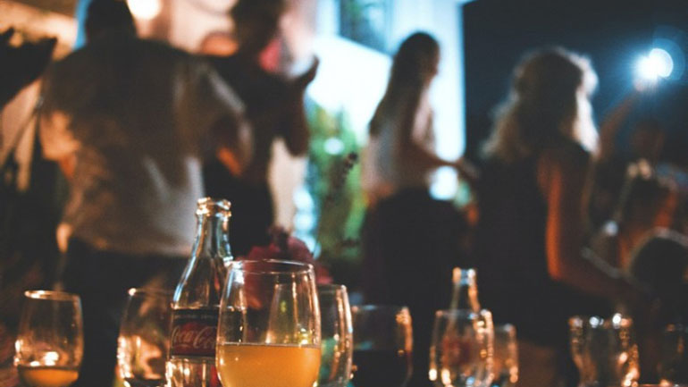 Πρόστιμα για μουσική και υπέρβαση ωραρίου στην Κρήτη