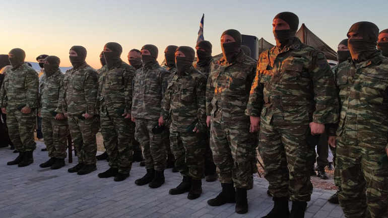 Χανιά: Η μαντινάδα αλεξιπτωτιστή της 1ης ΜΑΛ σε πρώην στρατηγό που προκάλεσε συγκίνηση