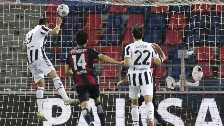 Η Νάπολι έβγαλε τα… μάτια της και η Γιουβέντους πέρασε στο Champions League