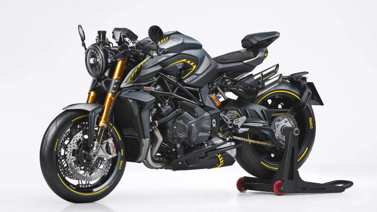 Ο χρωματισμός του Rush 1000 είναι εμπνευσμένος από στρατιωτικά οχήματα.