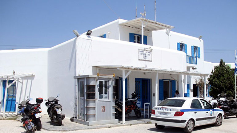 Χειροπέδες σε 40χρονο στη Μύκονο για κλοπή πανάκριβου ρολογιού