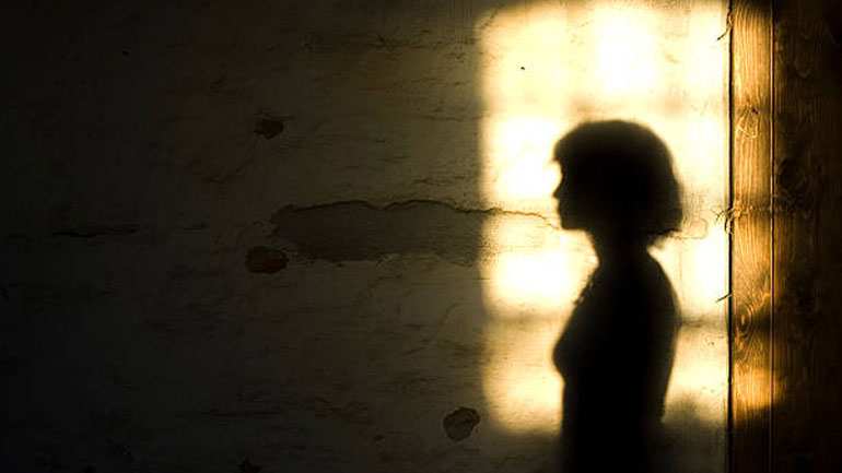 Συναγερμός στο Αίγιο για 13χρονη που τηλεφώνησε στο «Χαμόγελο του Παιδιού» και είπε ότι σκοπεύει να αυτοκτονήσει