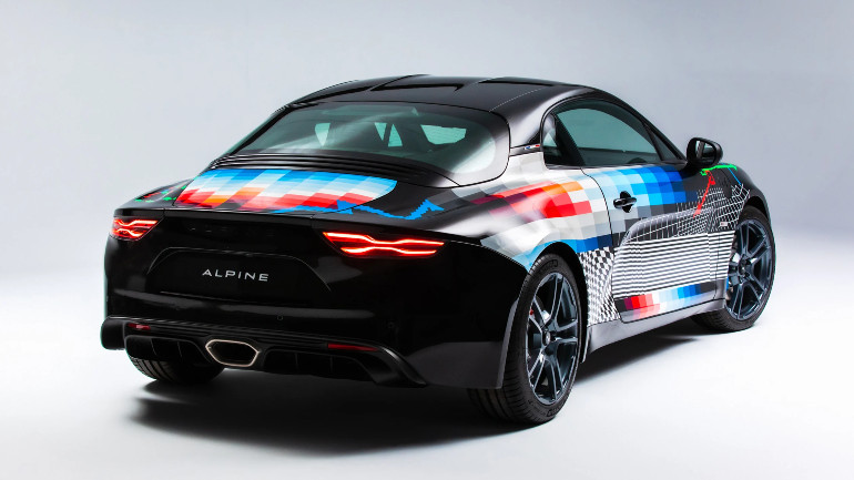 Όπως όλα τα έργα τέχνης έτσι και αυτό πρέπει να το κοιτάξεις με διαφορετική προοπτική.