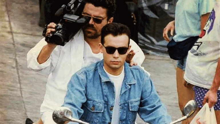 «Βγαίνω» από τον Κώστα Μακεδόνα