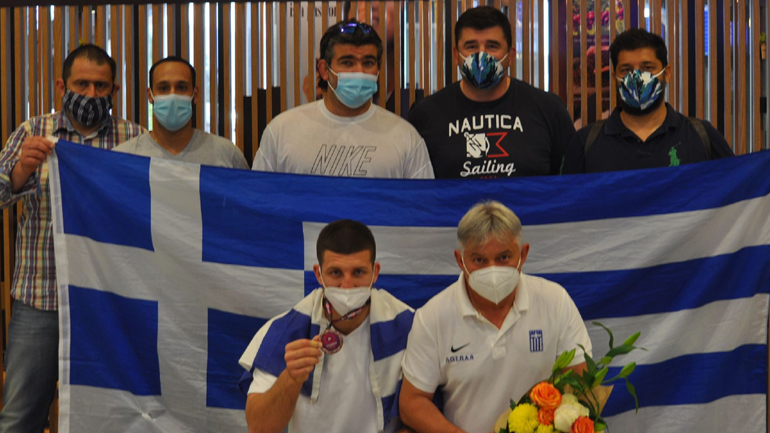 Πάλη: Θριαμβευτική υποδοχή στον Μιχάλη Ιωσηφίδη