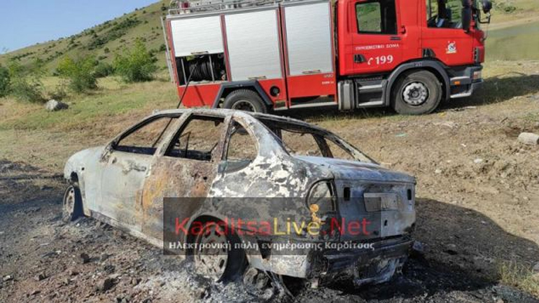 Κάηκε αυτοκίνητο στη Λίμνη Σμοκόβου