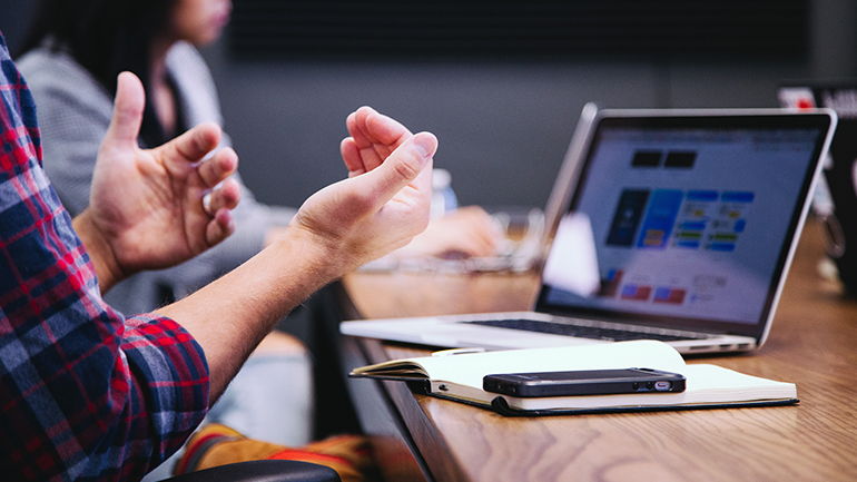 Οι δημοφιλέστερες δικαιολογίες που λένε οι εργαζόμενοι για να αποφύγουν μια τηλεδιάσκεψη