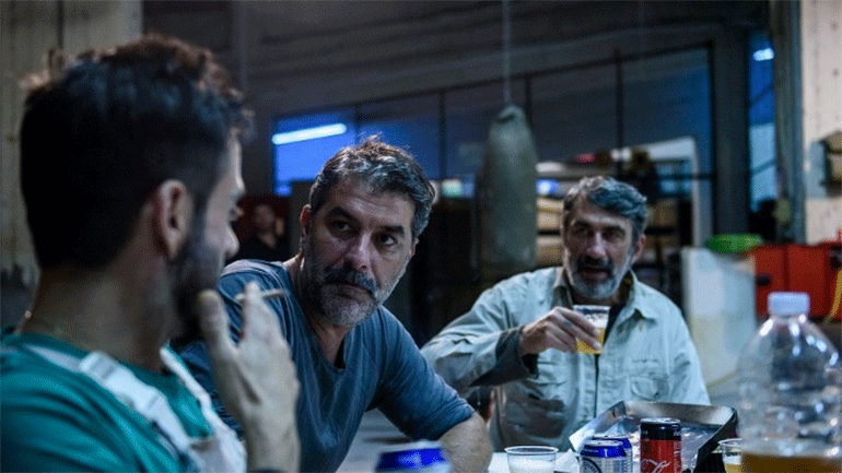 Η θεατρική επιτυχία «Άνθρωποι και Ποντίκια» του Β. Μπισμπίκη, παρουσιάζεται σε δύο online streaming προβολές