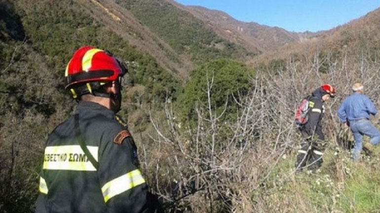 Επιχείρηση της Πυροσβεστικής για δύο γυναίκες που έπεσαν σε χαράδρα