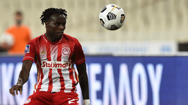 Μπρούμα: «Τιμή μου που φόρεσα τη φανέλα του Ολυμπιακού»