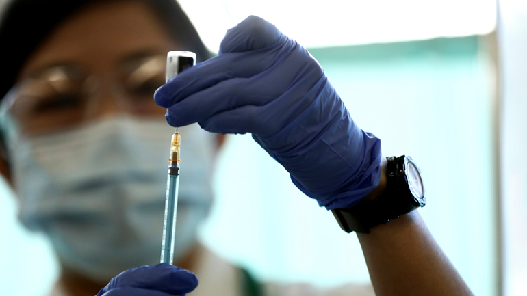 Συναγερμός για πέντε περιστατικά θρομβώσεων μετά από εμβολιασμό