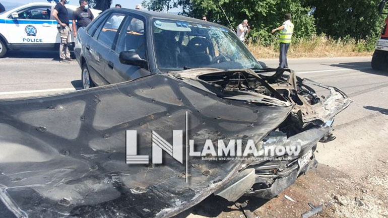 Σφοδρή σύγκρουση δύο οχημάτων με τέσσερις επιβαίνοντες στη Λαμία Σφοδρή σύγκρουση δύο οχημάτων με τέσσερις επιβαίνοντες στη Λαμία