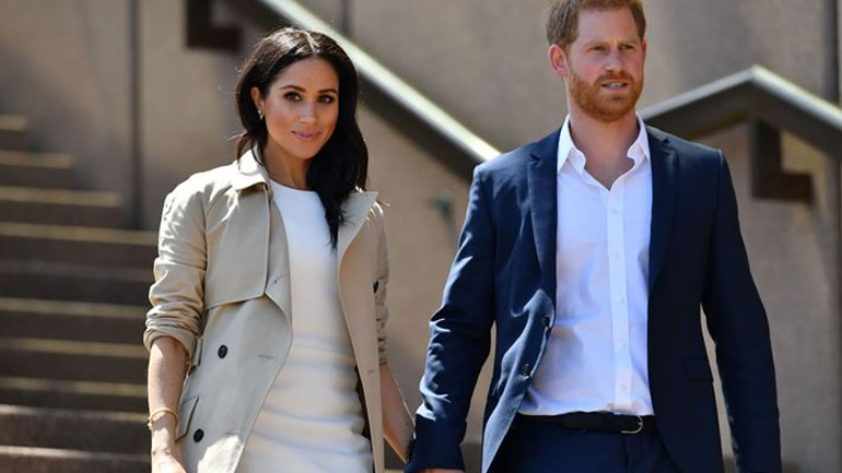 Πρίγκιπας Harry για Meghan Markle: «Ξύπνησα μες τη νύχτα και εκείνη έκλαιγε στο μαξιλάρι της»