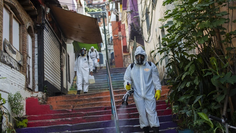 Βραζιλία-Covid-19: Σχεδόν 2.400 θάνατοι σε 24 ώρες