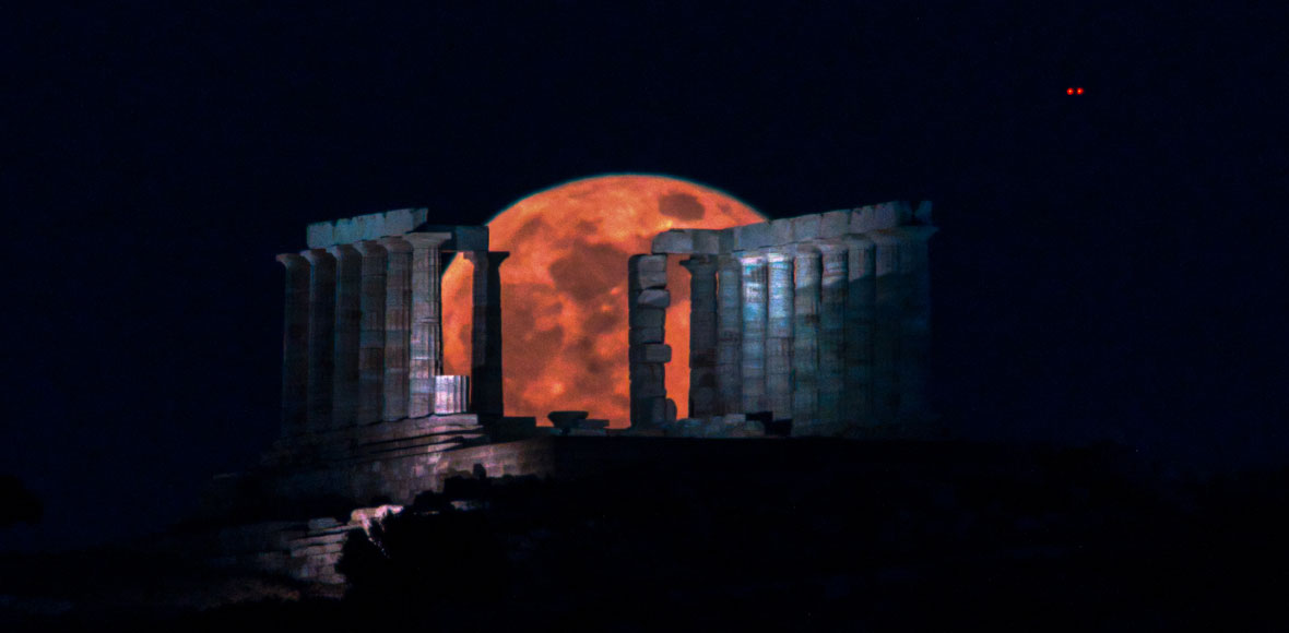 Η Σελήνη φλερτάρει με τον Ποσειδώνα