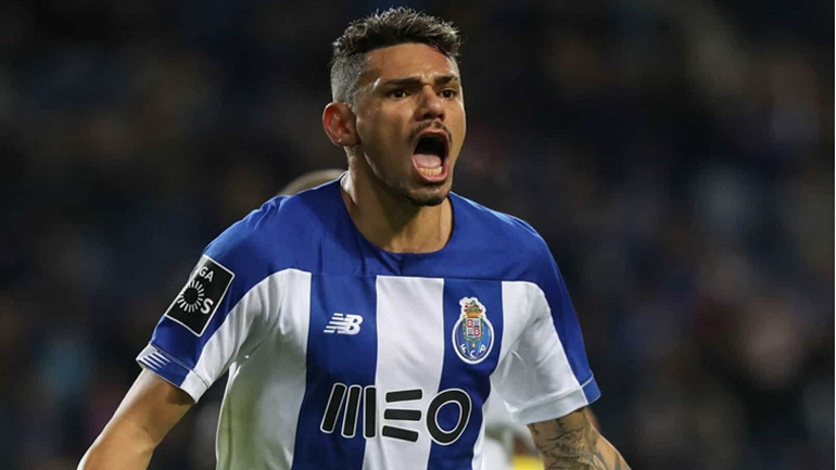 Στην Αθήνα για τον Ολυμπιακό ο Τικίνιο