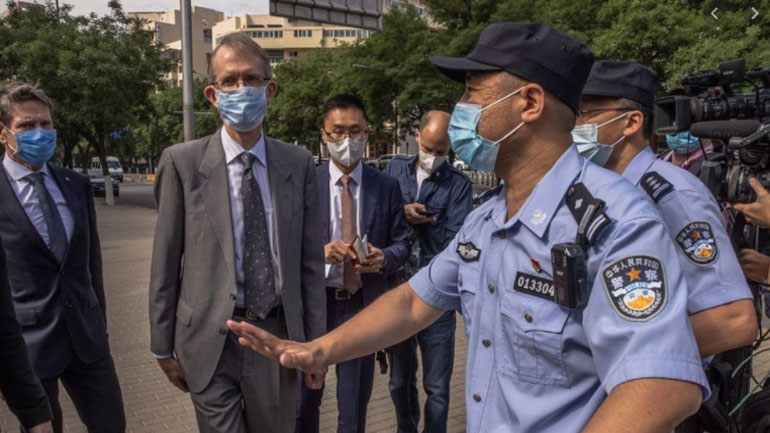 Ένας Αυστραλός συγγραφέας δικάζεται στην Κίνα για κατασκοπεία
