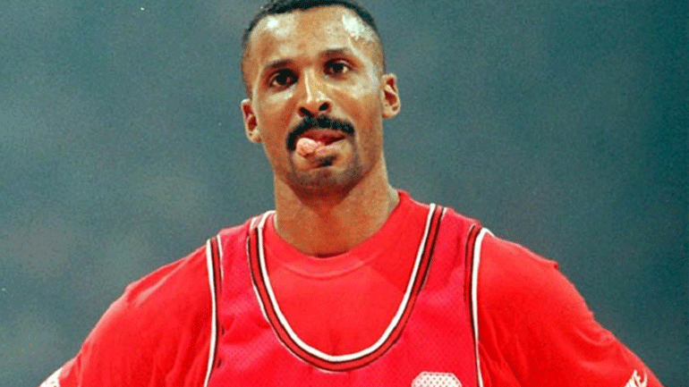 Έντι Τζόνσον: «Στην Ελλάδα μού είχαν πετάξει κέρματα, πόμολα και… ψάρια»