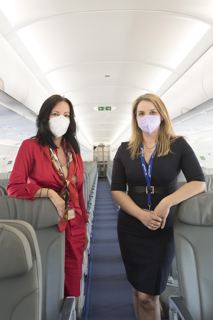 Μέσα στο Α320neo – Η Ιωάννα Παπαδοπούλου, Διευθύντρια Επικοινωνίας & Μάρκετινγκ του ΔΑΑ και η Βασιλική Χριστίδη, Γενική Διευθύντρια Ομίλου IOGR