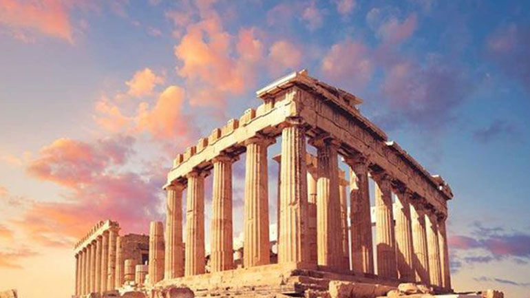 Ο oίκος Diοr θα αναβιώσει τη θρυλική φωτογράφιση του 1951 στην Ακρόπολη