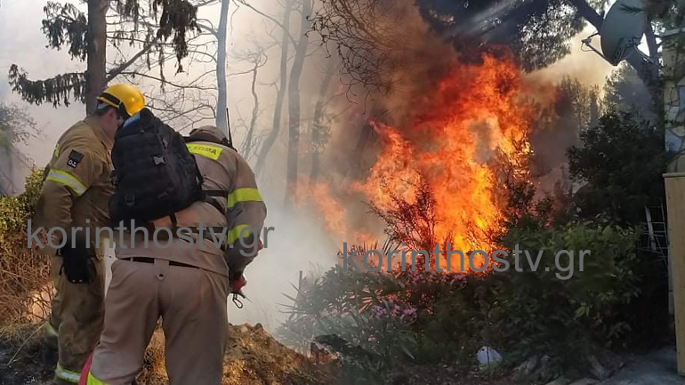 Διπλό πύρινο μέτωπο σε Κορινθία και Φθιώτιδα