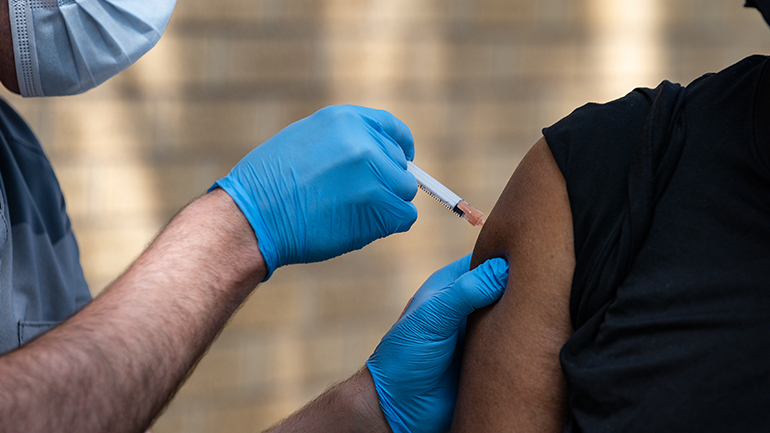 Εγκρίθηκε στη Βρετανία το μονοδοσικό εμβόλιο της Johnson & Johnson