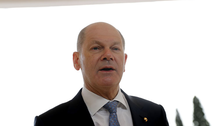 Όλαφ Σολτς: Nα ασκήσει την επιρροή του ο Πούτιν για να απελευθερωθεί ο Προτασέβιτς