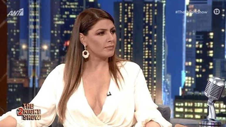 Έλενα Παπαρίζου: «Στεναχωρήθηκα τόσο πολύ που χθες πήγα και έφαγα ένα μπέργκερ»