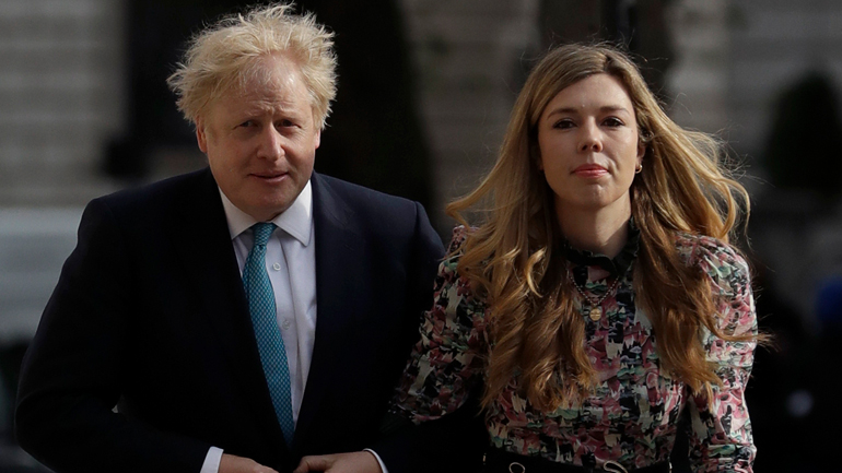 Μυστικός γάμος Μπόρις Τζόνσον – Κάρι Σίμοντς σύμφωνα με βρετανικά ΜΜΕ