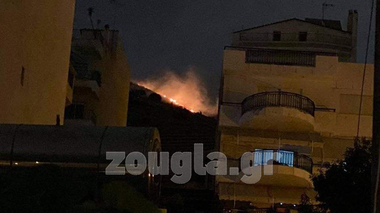 Πυρκαγιά στο Σχιστό – Δεν απειλούνται σπίτια