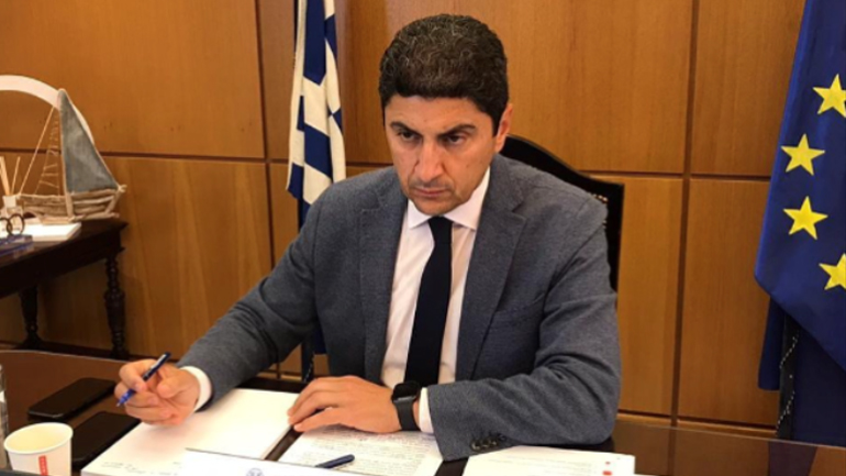 Απειλεί την ΑΕΚ με τιμωρία ο Αυγενάκης, αλλά… ξέχασε τα συγχαρητήρια για το ευρωπαϊκό!