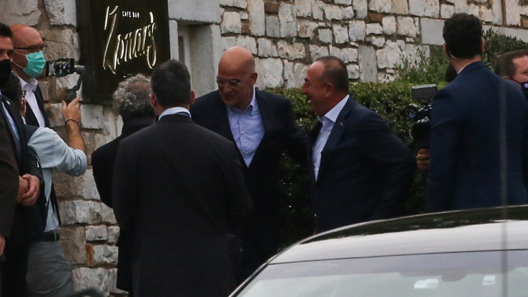 Συναντήσεις Μητσοτάκη και Δένδια με τον ΥΠΕΞ της Τουρκίας