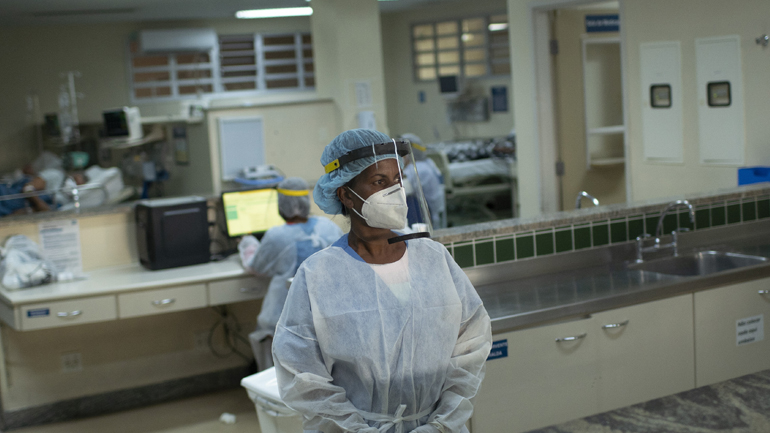 Covid-19: Πλησιάζουν τους 462.000 οι νεκροί στη Βραζιλία