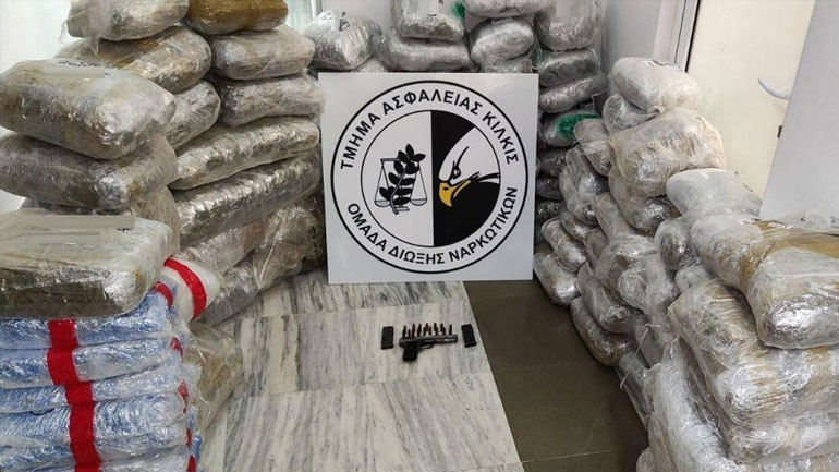 Είχαν φορτώσει το φορτηγό με 167 κιλά κάνναβη