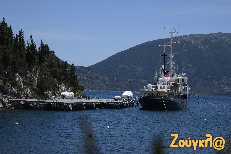 Το πλοίο ιδιοκτησίας του εφοπλιστή βρίσκεται εκεί πολύ καιρό. 