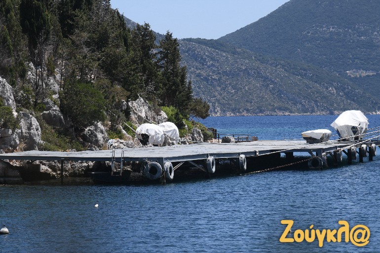 Η μεταλλική προβλήτα που έχει κατασκευάσει ο εφοπλιστής.