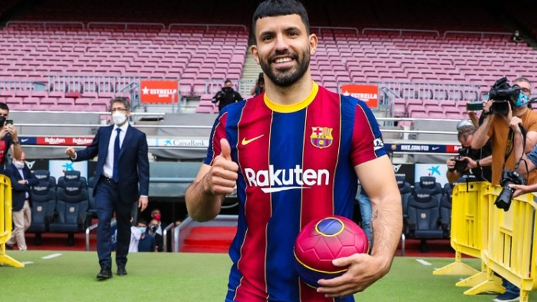 Αγουέρο: «Περήφανος αν παίξω δίπλα στον Μέσι στην κορυφαία ομάδα του κόσμου»