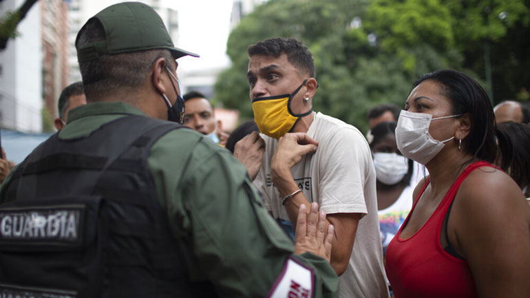 Κολομβία: Απελευθερώθηκαν 8 στρατιωτικοί της Βενεζουέλας