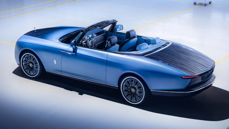 Τραπεζάκια έξω… από τη Rolls Royce!