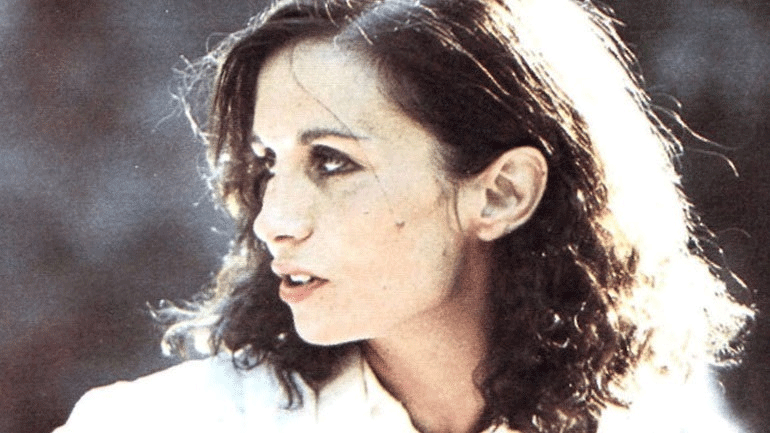 Κατερίνα Γώγου: Μια ασυμβίβαστη καλλιτέχνις που σημάδεψε μια ολόκληρη γενιά