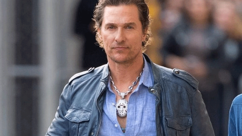 Μάθιου ΜακΚόναχι: «Οι μάσκες προστασίας από τον κορωνοϊό δεν αφαιρούν “την ταυτότητα και την ελευθερία”»