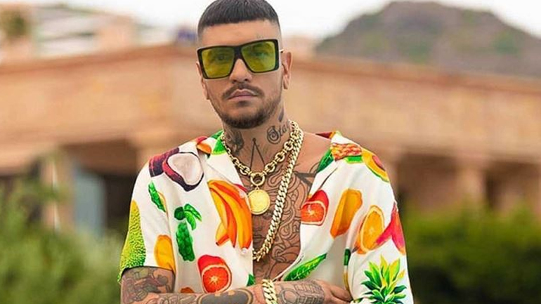 Επίθεση Snik στο «Πρωινό» μετά τη φημολογούμενη εξόρμηση στην Τζια με γοητευτική συνοδό